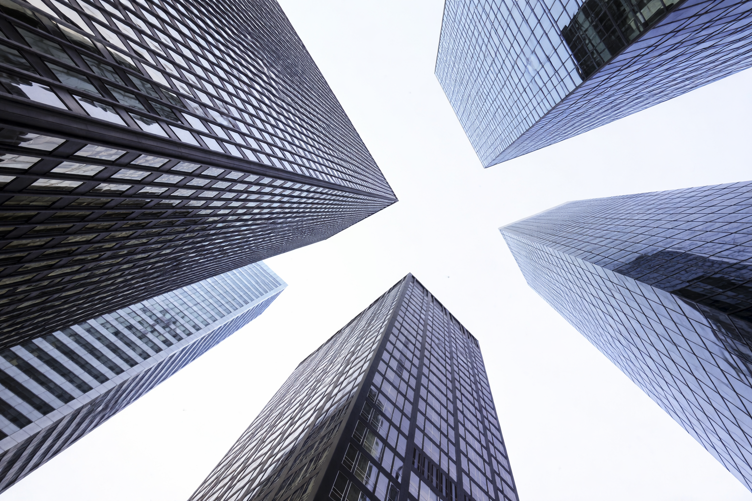 Legacy modernization services transforming outdated systems into cloud-ready platforms